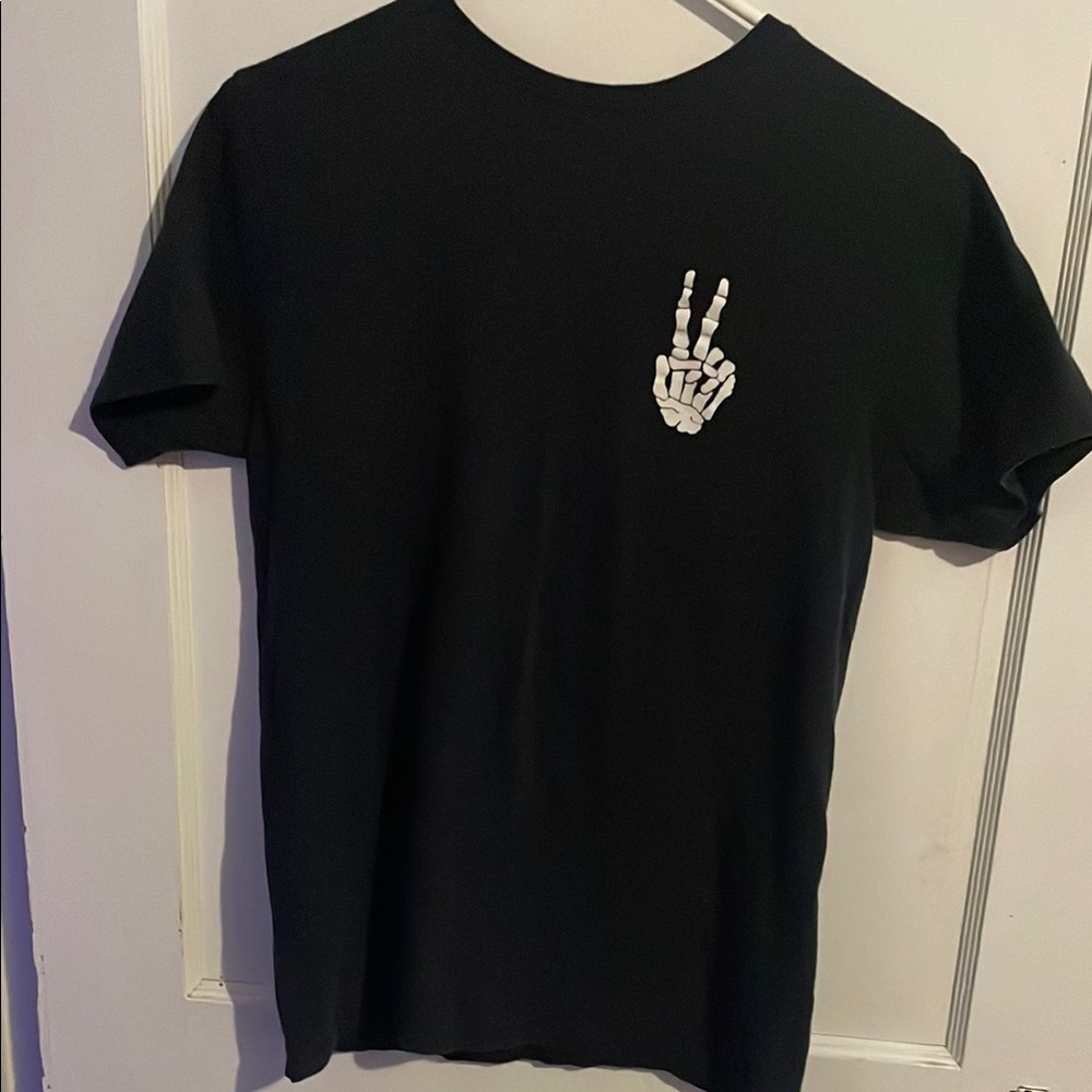 Fitted Black and White Short Sleeve Tee